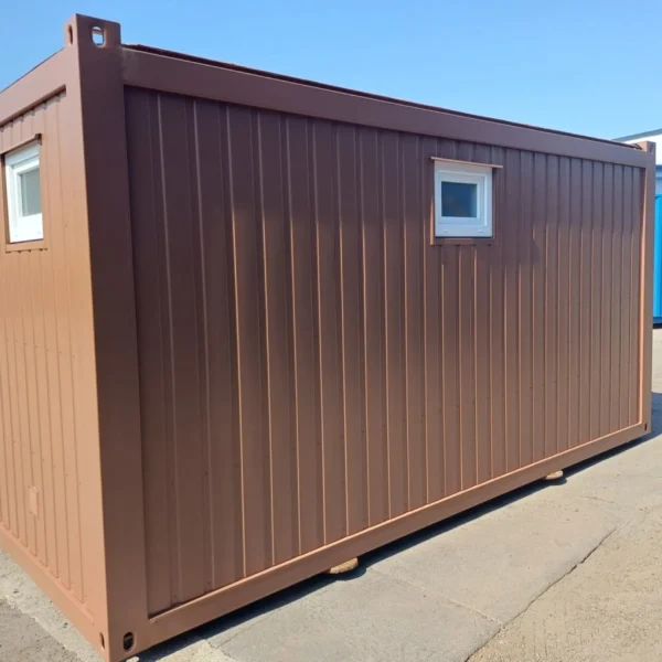 Unidade sanitária com cabines de casa de banho