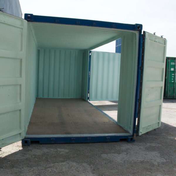 Novo contentor marítimo padrão de 6 m (20 pés) com abertura lateral e isolamento.